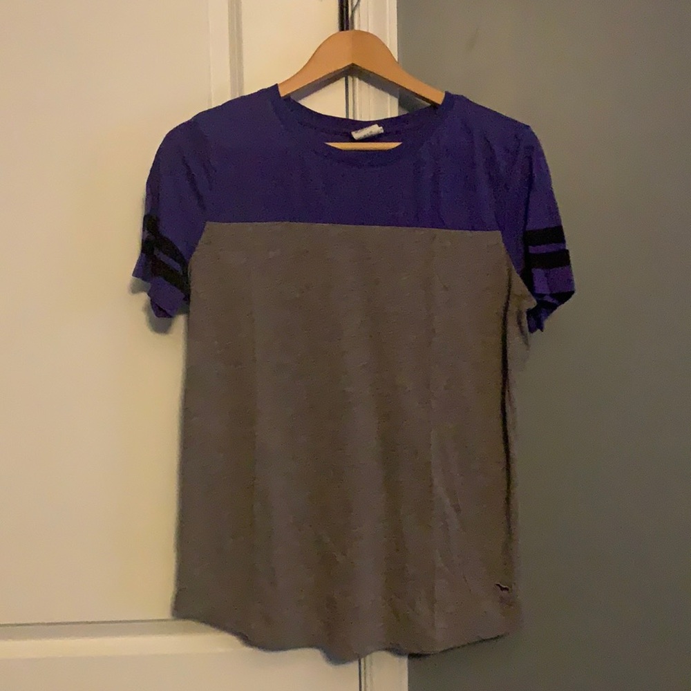 Ladies Victoria’s Secret Pink tee